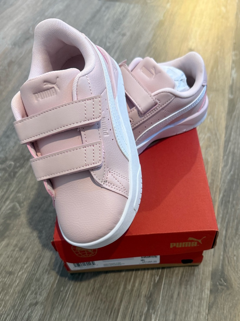 NWT Puma Girls Classic Shoe Size 10
